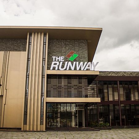 The Runway Hotel Коччи Экстерьер фото
