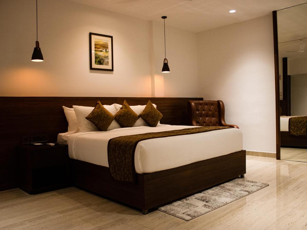 The Runway Hotel Коччи Экстерьер фото